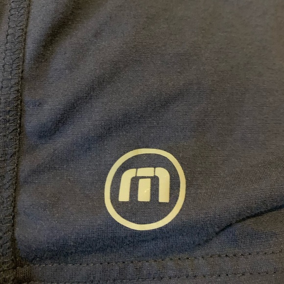 Travis Mathew 1/4 zip - Picture 2 of 5